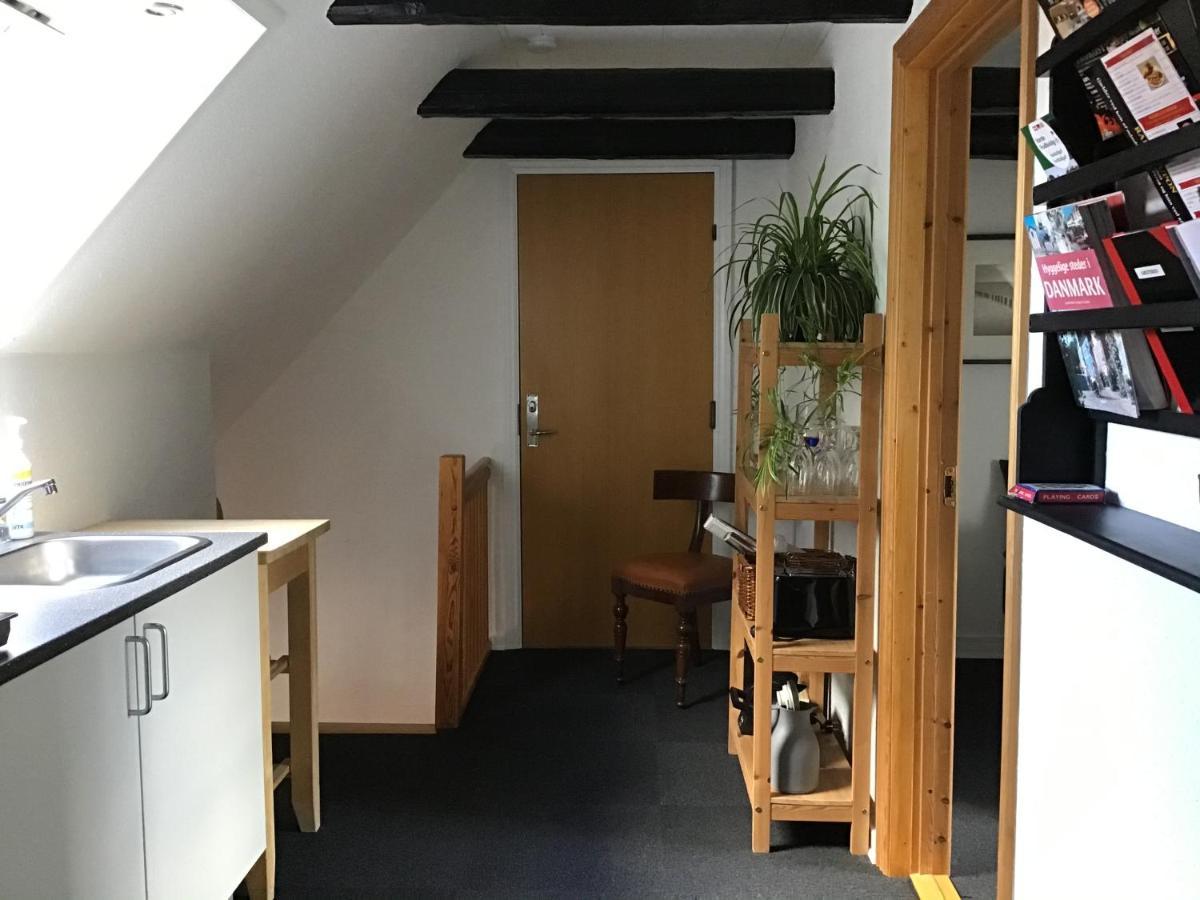 Bed&kitchen