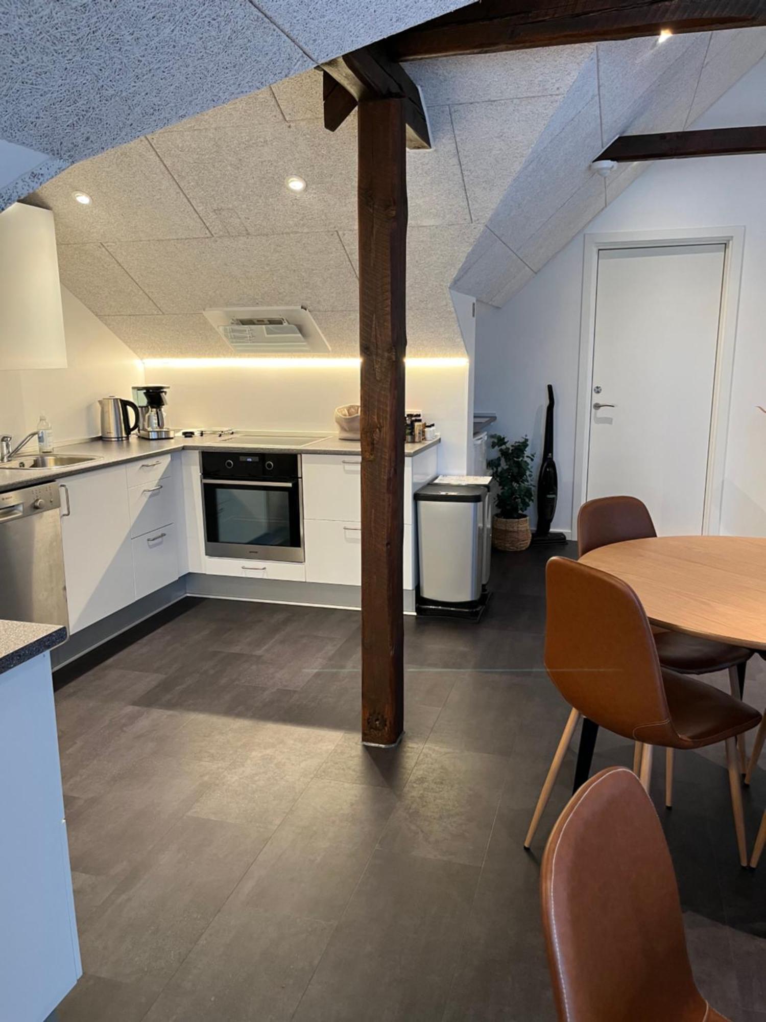 Bed And Kitchen *